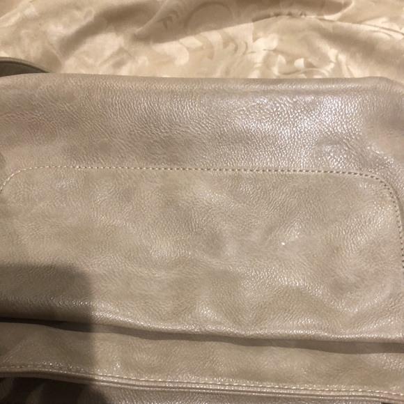 Tan purse with many pockets/compartments - Picture 13 of 16